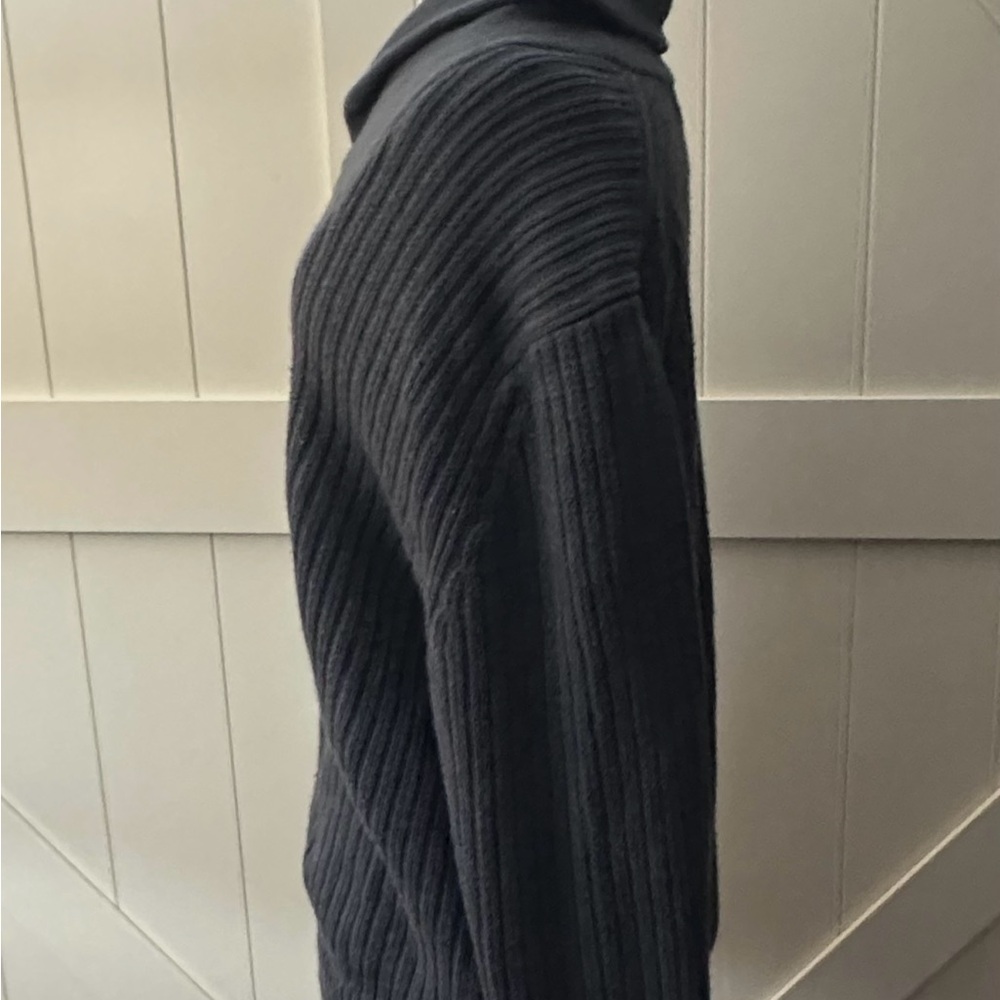 Duluth Trading Co Navy Blue Men's Turtleneck Sweater - Picture 6 of 8